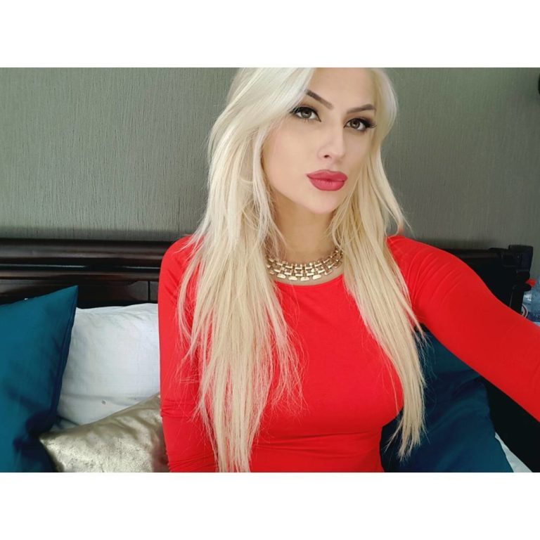 The Sexiest Kiss Of A Cobra Pictures Ever! (My Free Cams Model)