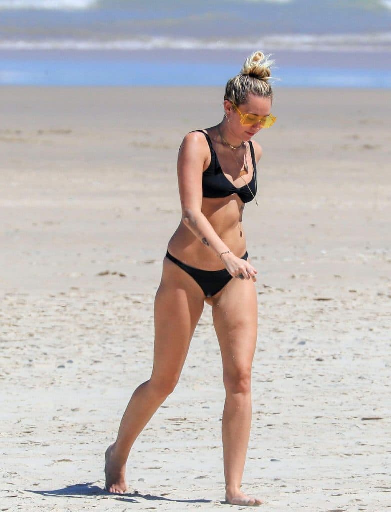 Miley Cyrus Nude Photo & Video Celebrity Collection Miley Cyrus Nude Photo & Video Celebrity Collection