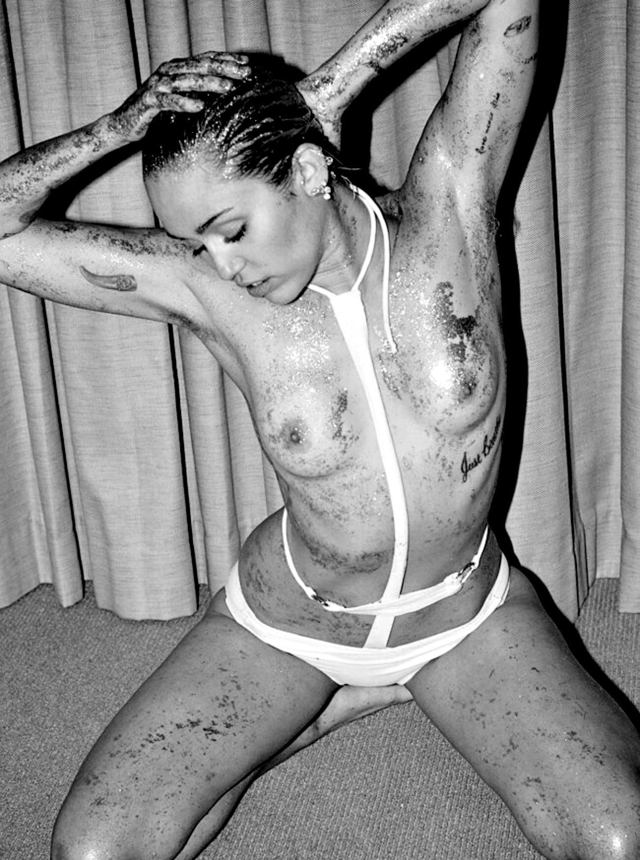 Miley Cyrus Fucked By Black - Miley Cyrus Nude Photo & Video Celebrity Collection