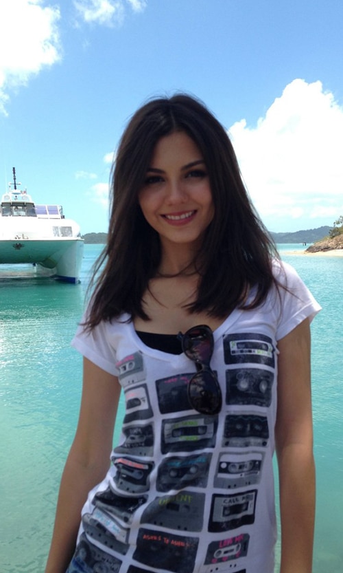 Victoria Justice Topless Beach - Victoria Justice Goes From Cutie To Sexpot With Leaked Nudes